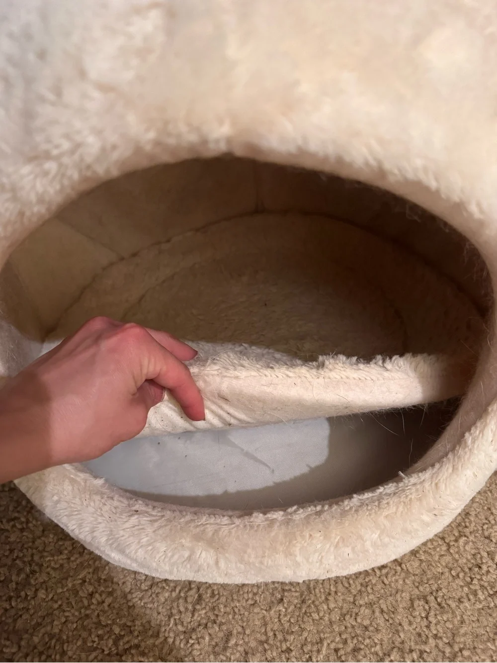 Plush Cream Cat Cave Bed - Cozy Pet Hideaway